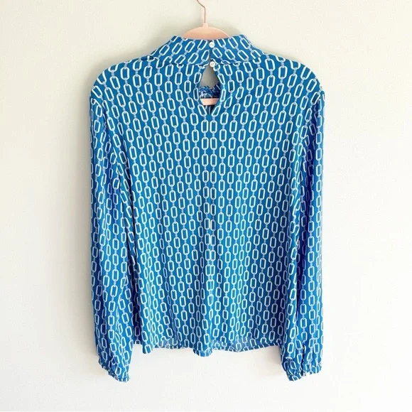 NWT Ann Taylor Blue Chain Print Mock Neck Long Sleeve Top Medium - Picture 2 of 6